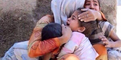 Children-crying-in-terror-Yemen