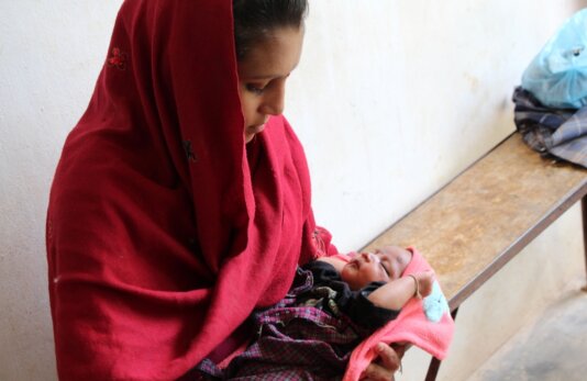 mom_and_new_baby mom_and_new_baby