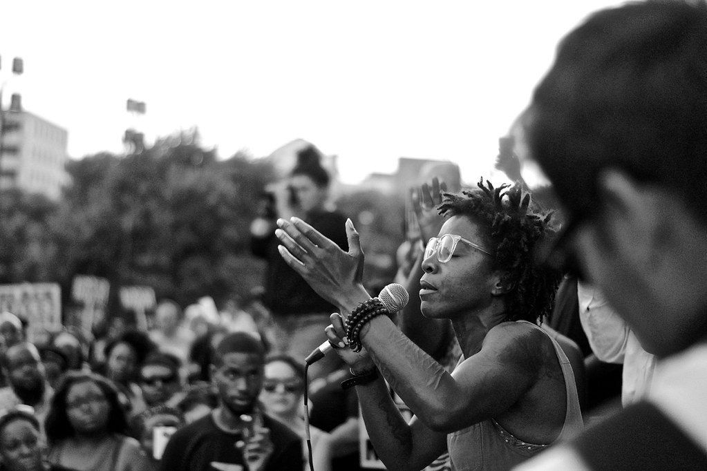 28451940486_2799241589_b